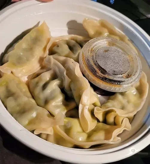 10. Steamed Vegetable Dumplings (8)