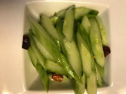 炝黄瓜 / Sautéed Cucumber