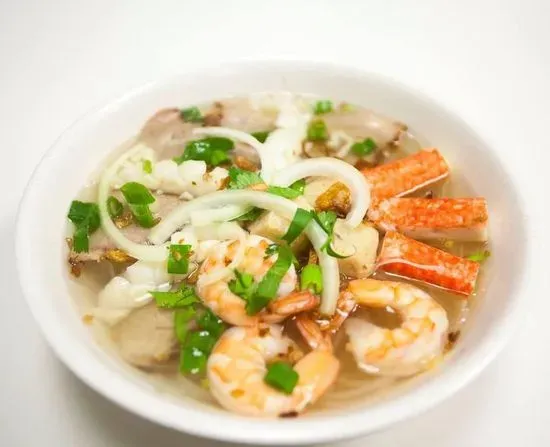 P14. Seafood Pho