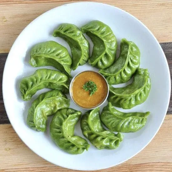 Veggie Momo (12 pcs)
