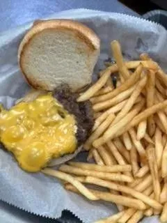 Kid's Cheeseburger