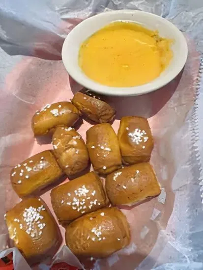 Pretzel Bites With Beer Cheese