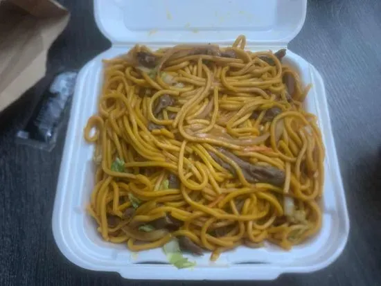 D3. Beef Lo Mein