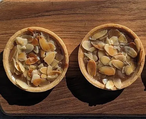 Almond And Dates Vegan Tart