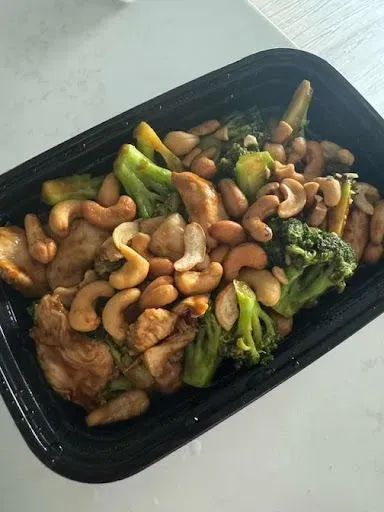 Chicken With Cashew Nuts