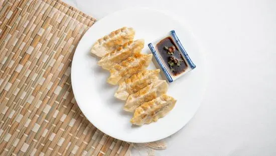 5. Dumplings (8) (饺子)