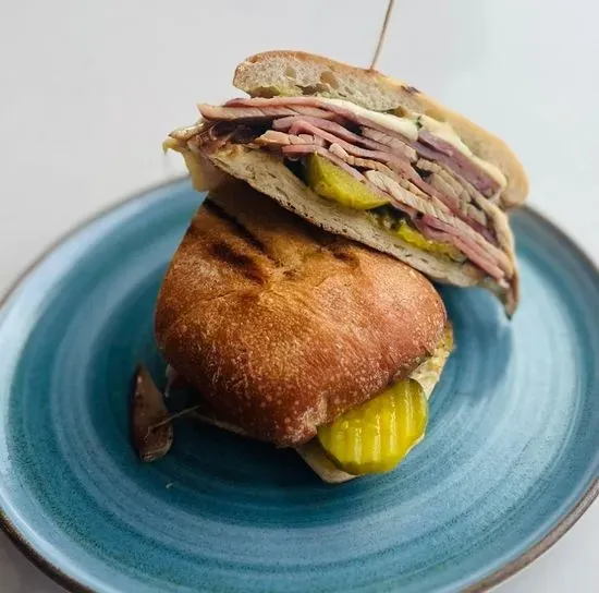 Gussy’s Cubano