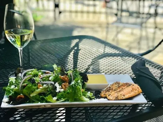 Grilled Salmon Salad