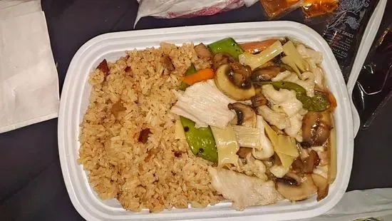 14. Moo Goo Gai Pan