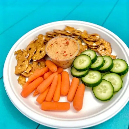 Hummus, Veggie & Pretzel Crisps*