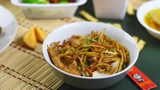 C13. Chicken Lo Mein