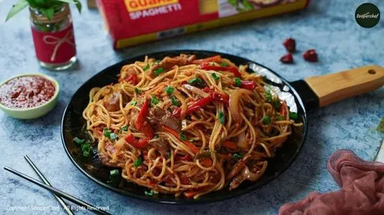 Schezwan Chicken Hakka Noodles