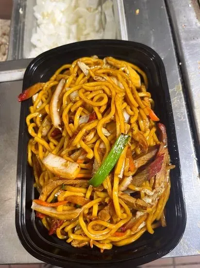 35. Roast Pork Lo Mein / 叉燒撈麵