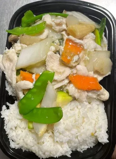 C3. Moo Goo Gai Pain / 蘑菇雞片