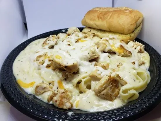 CHICKEN FETTICINI ALFREDO