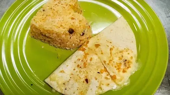 3. Quesadilla de Queso y Arroz / 3. Cheese Quesadilla and Rice