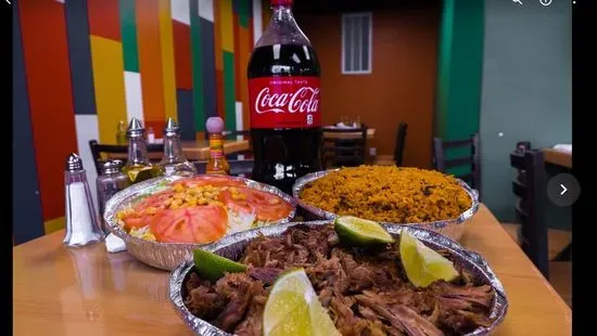 6. Pernil, Arroz, Habichuelas, Ensalada, y Sodas 2-Litros