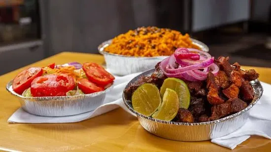 10. Carne de Cerdo, Arroz, Habichuelas, Ensalada, y Sodas 2-Litros