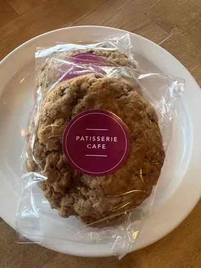 oatmeal raisin cookie