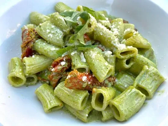 Rigatoni Pesto with Sundried Tomatoes