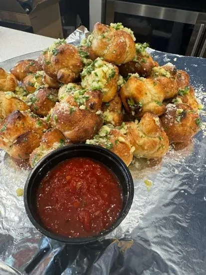 Garlic Knots 6pc.