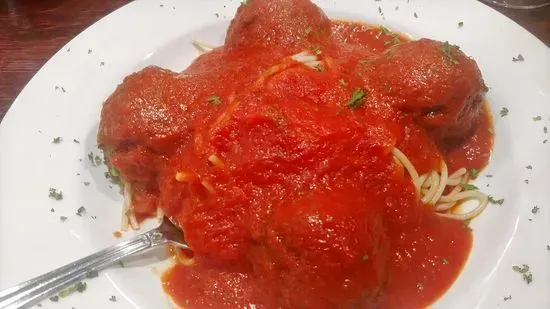 Pasta with Meatballs & Tomato Sauce