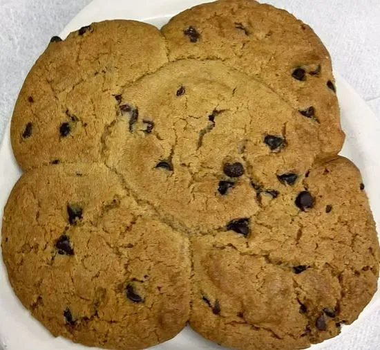 Big Chocolate Chip Cookie