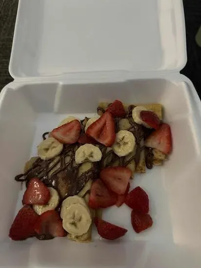 Strawberry Banana Crêpe (Full)