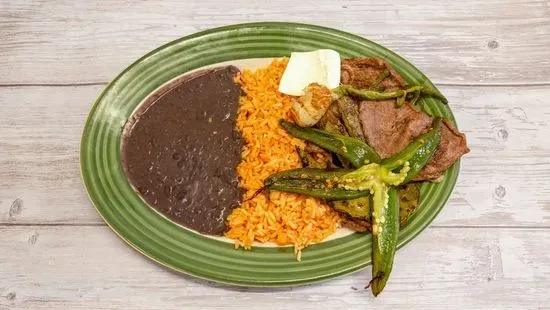 105. Bistec Encebollado