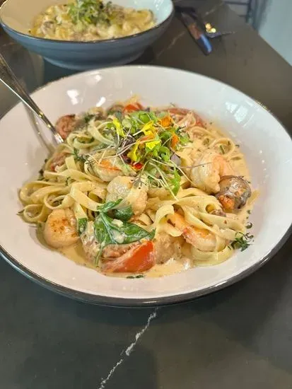 Shrimp & Scallop Florentine Fettuccine