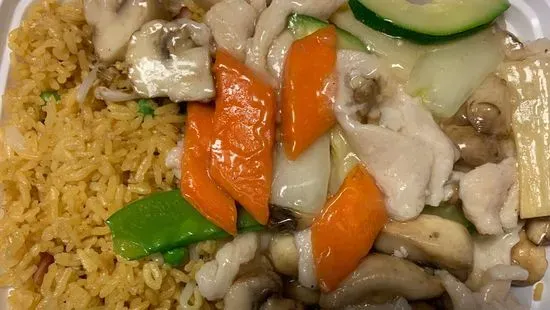 [C4蘑菇鸡片康宝] Moo Goo Gai Pan Combo