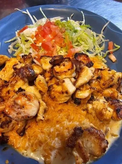 Arroz con Pollo y Camaron