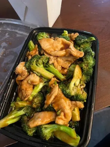 Chicken With Broccoli