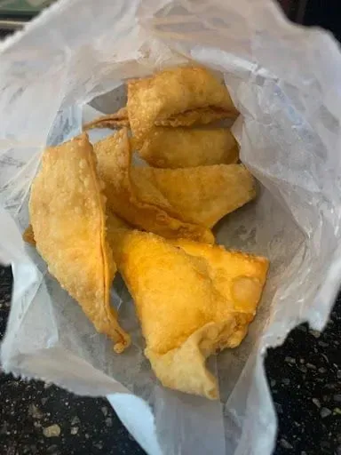 Crab Rangoon (8)