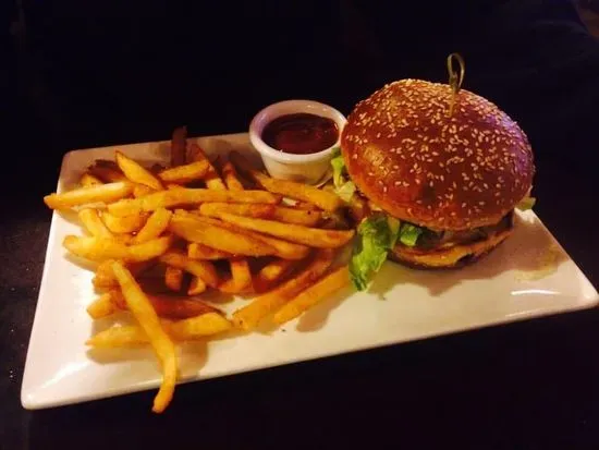 Kids Cheese Burger + Fries