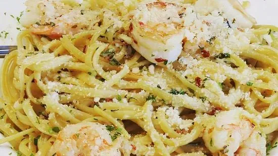 Lemon Pepper Linguine + Sautéed Prawns