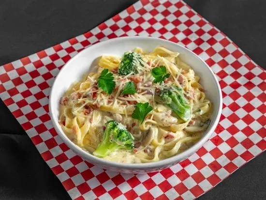 Fettuccine Carbonara Pasta