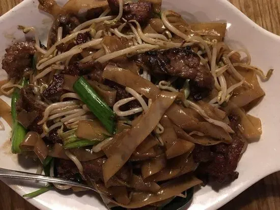 BEEF CHOW FUN