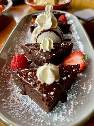Chocolate Brownie A La Mode