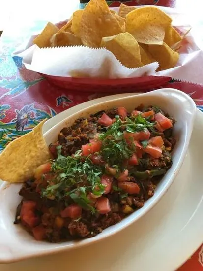 **VEGAN MUSHROOM RAGOUT W/ CHIPS**