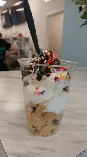 Small Edible Cookie Dough Sundae