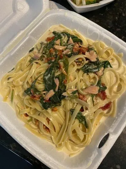 Fettuccini Smoked Salmon