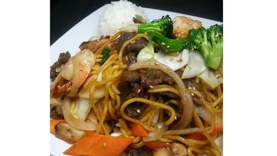 Combo (Chicken, Beef, Shrimp) Yaki-soba