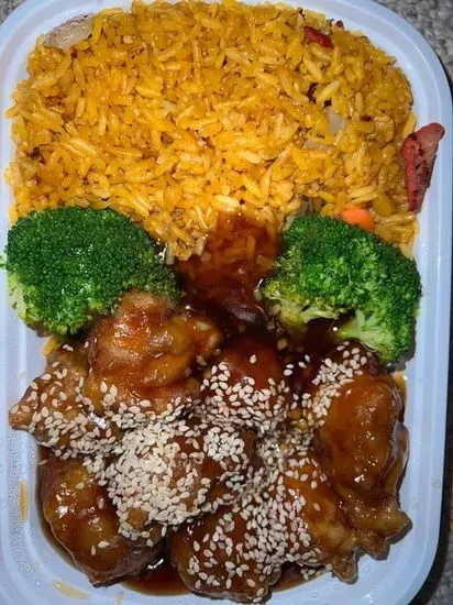 C23. Sesame Chicken Combination Platter