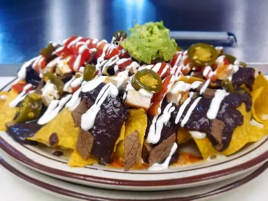 Nachos Supremos / Supreme Nachos