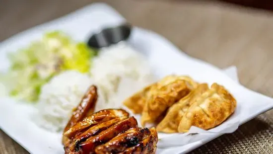 Chicken & Gyoza (4 Pieces)