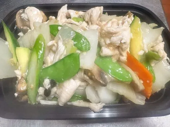 C8. Moo Goo Gai Pan