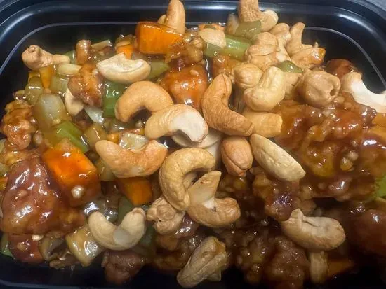 S18. Chicken w. Cashew Nuts