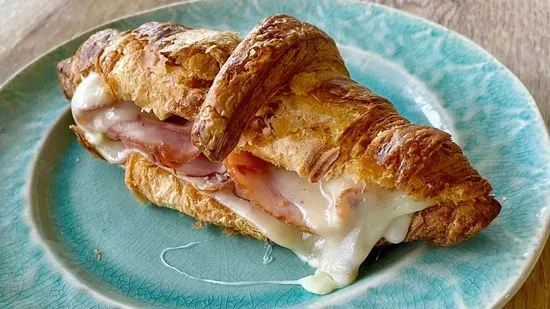 Ham & Cheddar Croissant 