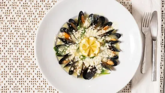 Black & Blue Mussels